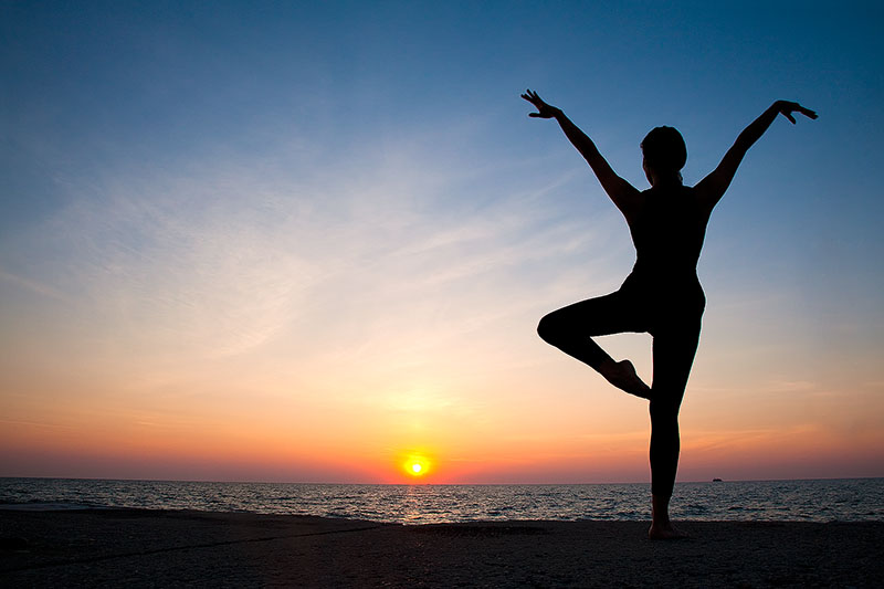 agility,america,ballet,chicago,dance,dancer,exercise,flexibility,horizontal,il,illinois,lake,lake michigan,midwest,morning,north america,silhouette,sunrise,united states,us,usa,yoga