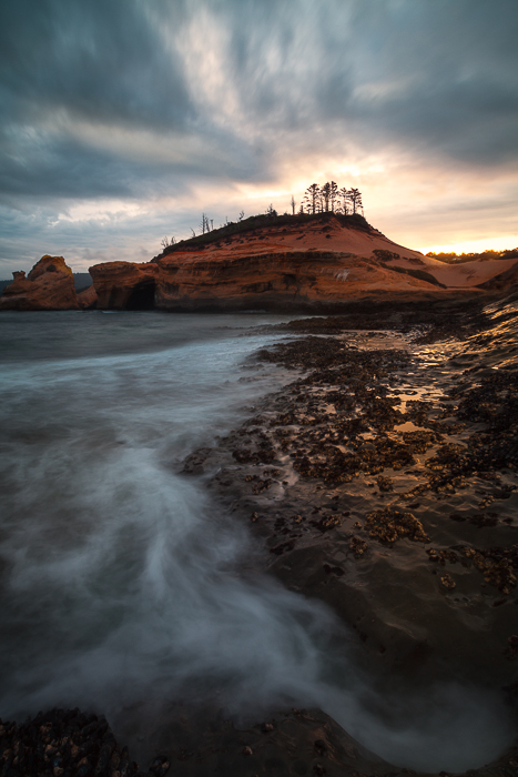 beautiful,cape kiwanda,clouds,coast,coastal,horizontal,morning,north america,northwest,ocean,oregon,pacific northwest,pacific ocean,rushing,sunset,united states,water body,wave