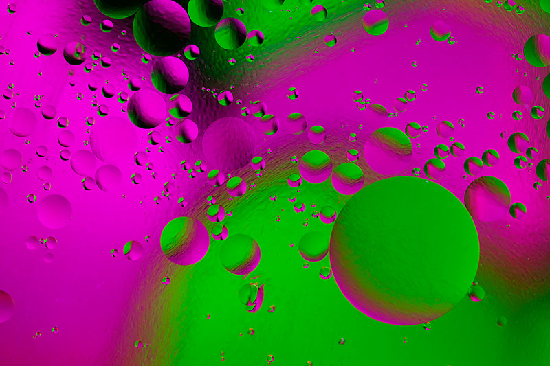 bubble,close-up,colorful,green,horizontal,macro,oil,oil and water,pink,water,water shot
